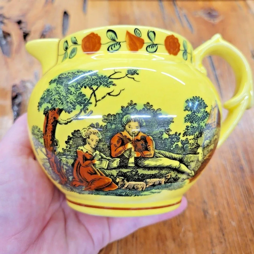 Vtg MOTTAHEDEH Yellow Cup & Pitcher Set Portugal Smithsonian Tea Coffee Gift‎